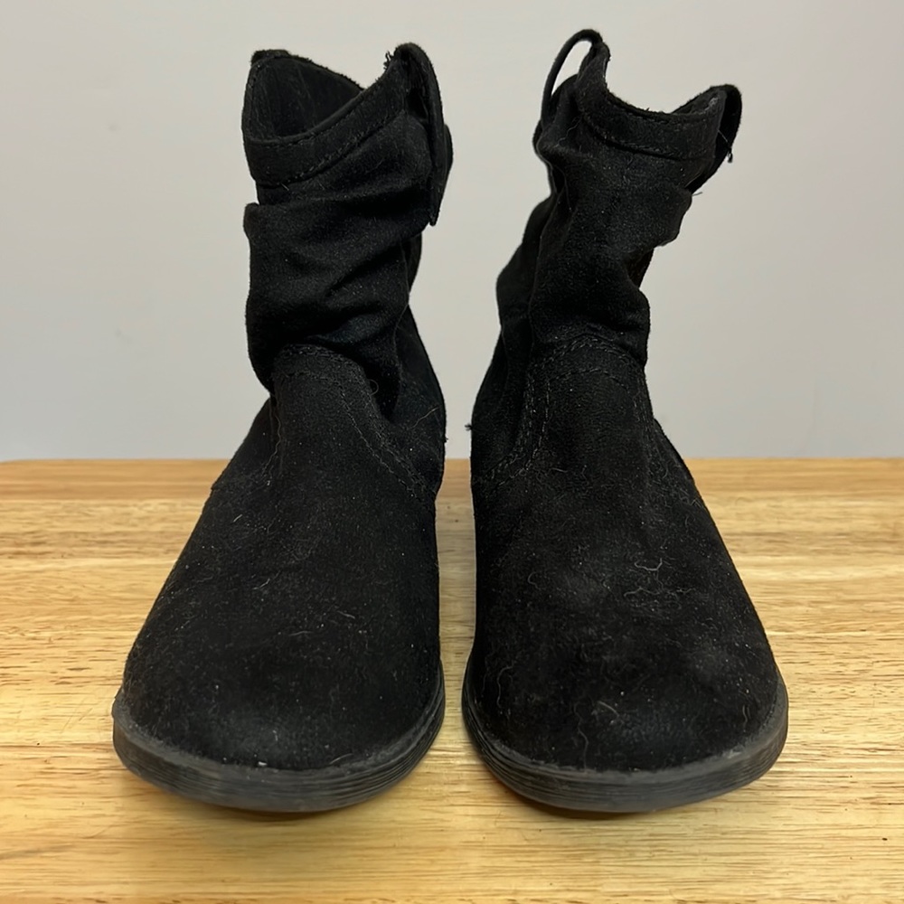 🌞Trend Report black faux suede slouch ankle boots booties 1.5” heel women size 8